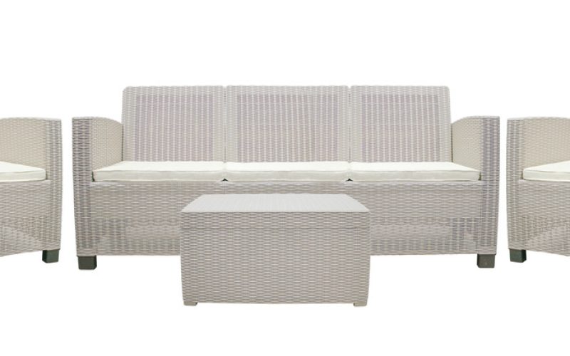 Muebles de plástico vs. madera: ¿cuál es la mejor opción para ti si vives en Panamá?