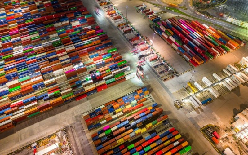 Optimiza tus envíos en Venezuela con carga marítima o terrestre