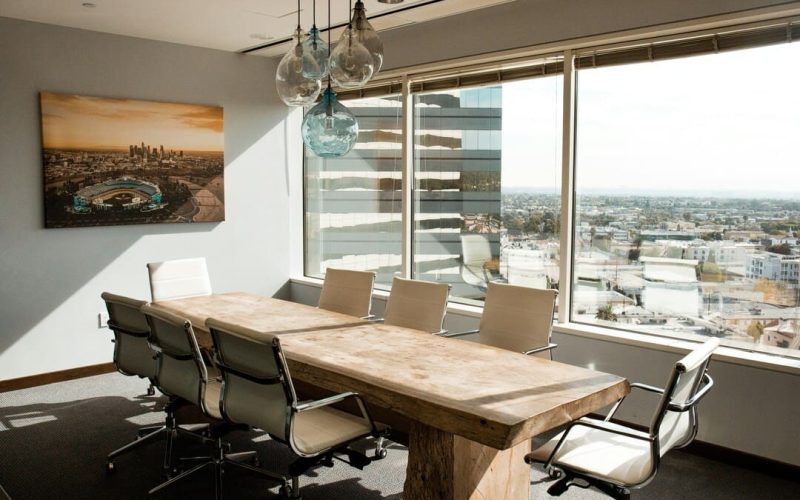 Ventajas de alquilar una sala de juntas para tus reuniones más importantes en Panamá